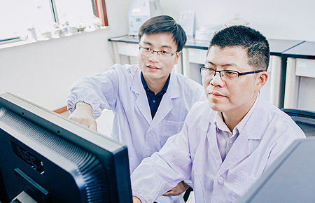 致力于為全球客戶提供全方位系統(tǒng)解決方案，成為他們最值得信賴的合作伙伴。