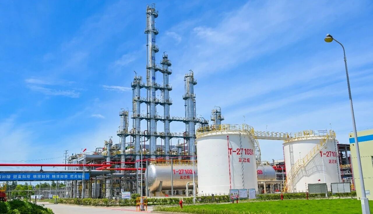 1762757984657600l1EN.jpg 444.jpg